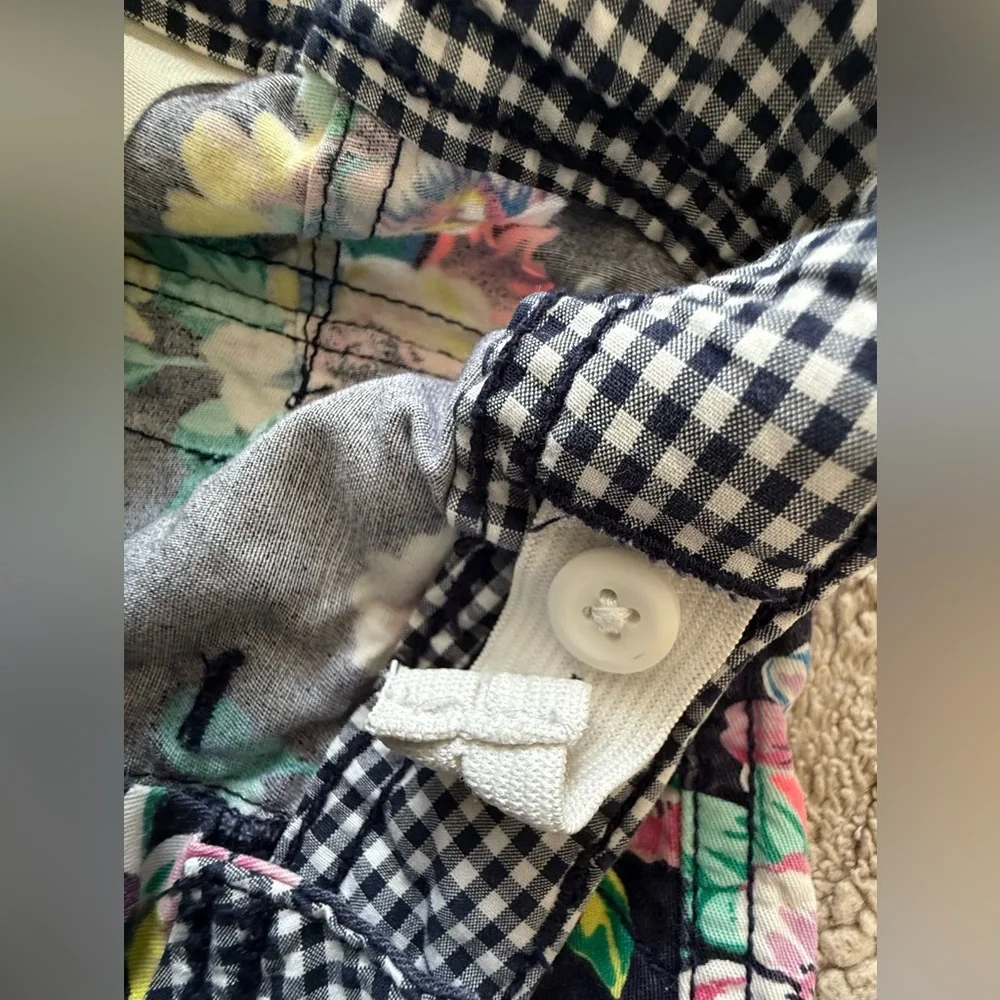 🌺 OshKosh B’gosh Girls Navy Floral Shorts | Size 5 - Picture 5 of 7